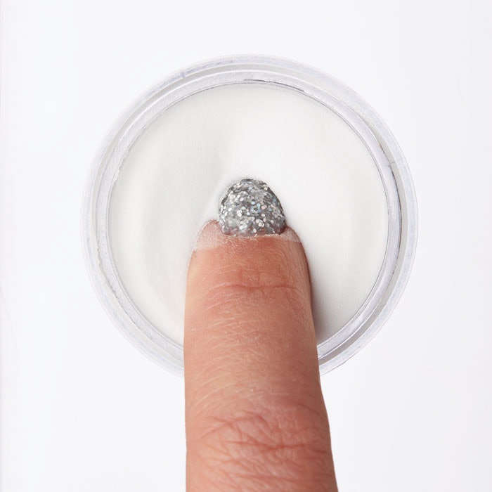Avoid Common Dipping Powder Issues With Troubleshooting Tips