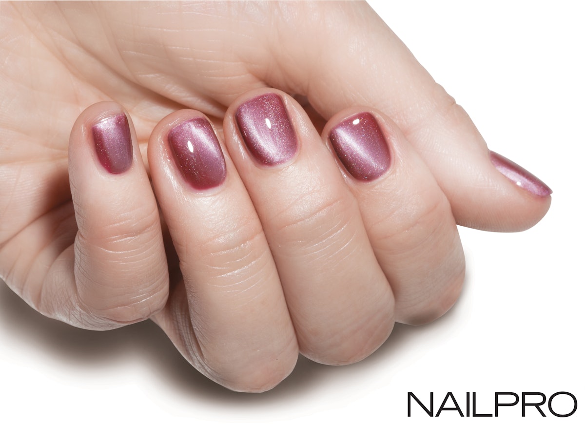 How to Create Stunning Cat Eye Nails: 2 Easy Tutorials