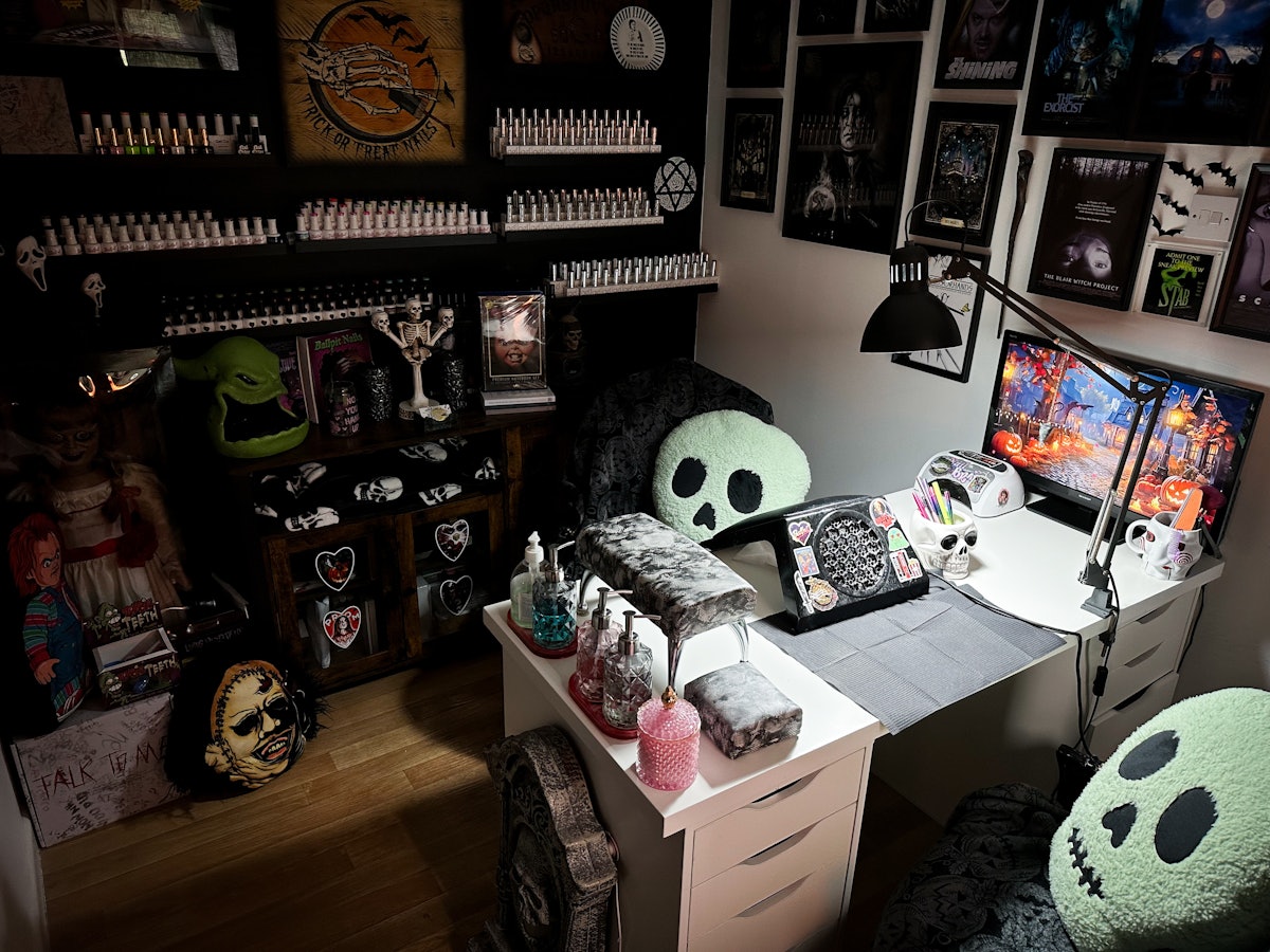 Trick or Treat Nails Salon: Halloween All Year in UK